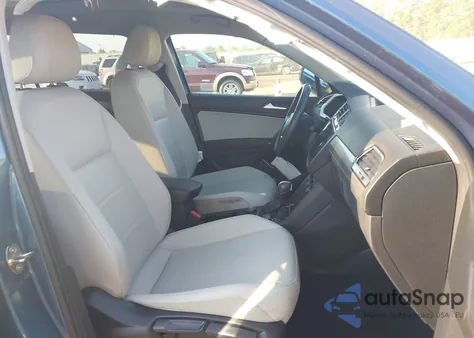 2020 Volkswagen Tiguan 2.0T Se/2.0T Se R-Line Black/2.0T Sel from USA, damaged, VIN 3VV2B7AX9LM077329